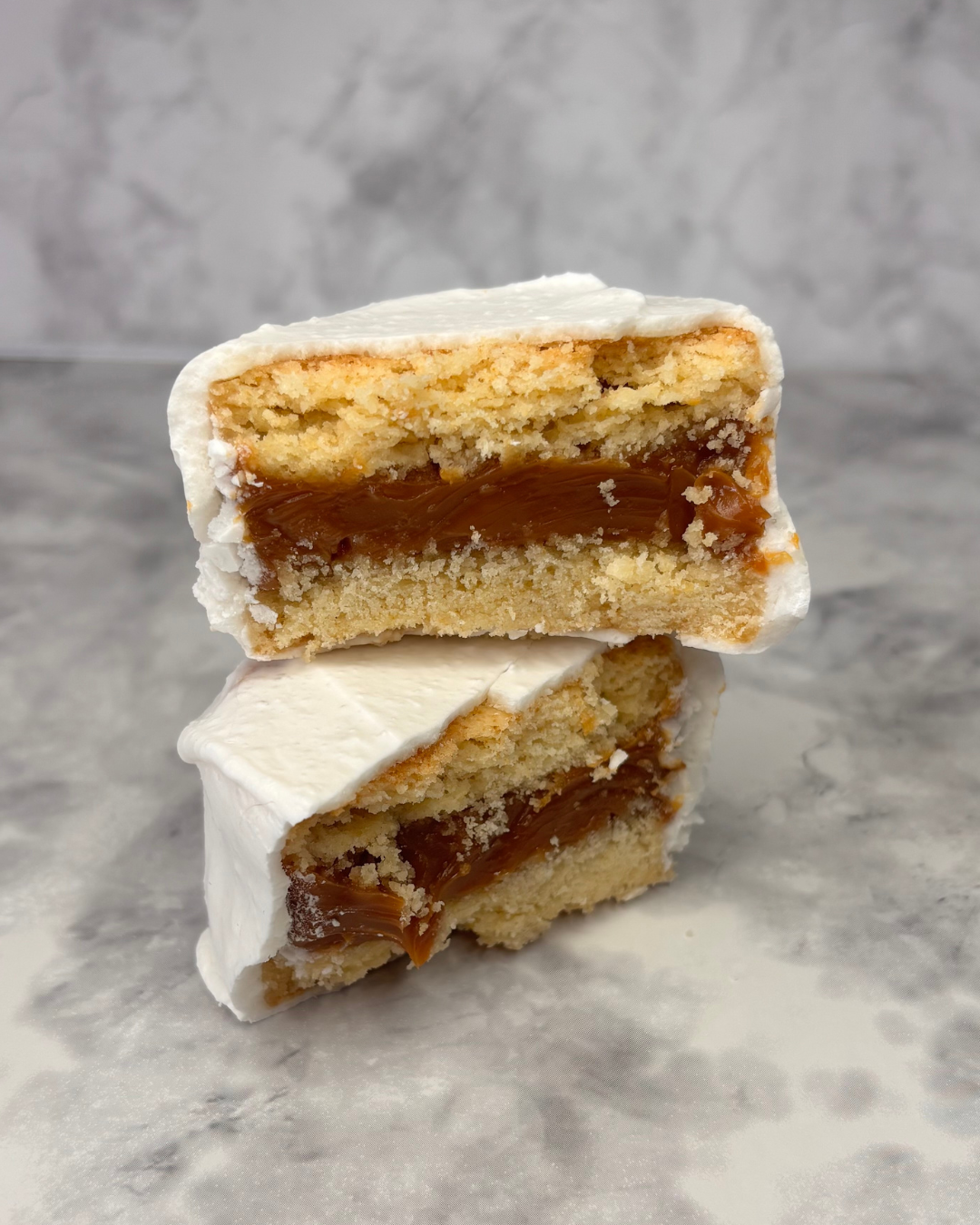 ALFAJOR VAINILLA cubierto con Merengue